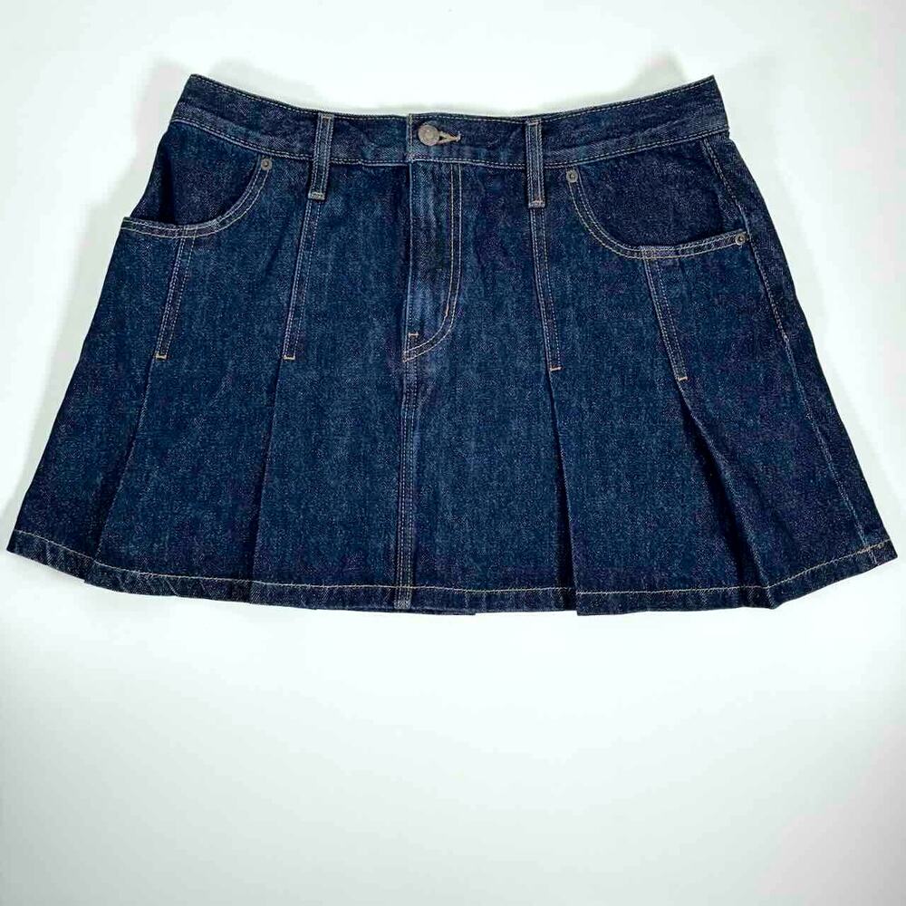 Levi's Dark Wash Denim Pleated Mini A-Line Skirt - Size 31 (US12)